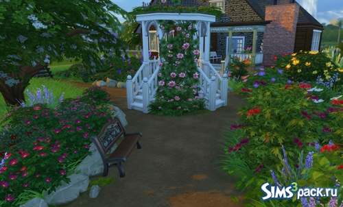 Дом с цветущим садом